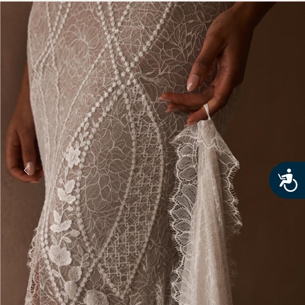 Grace loves lace

Size XL 

1680$